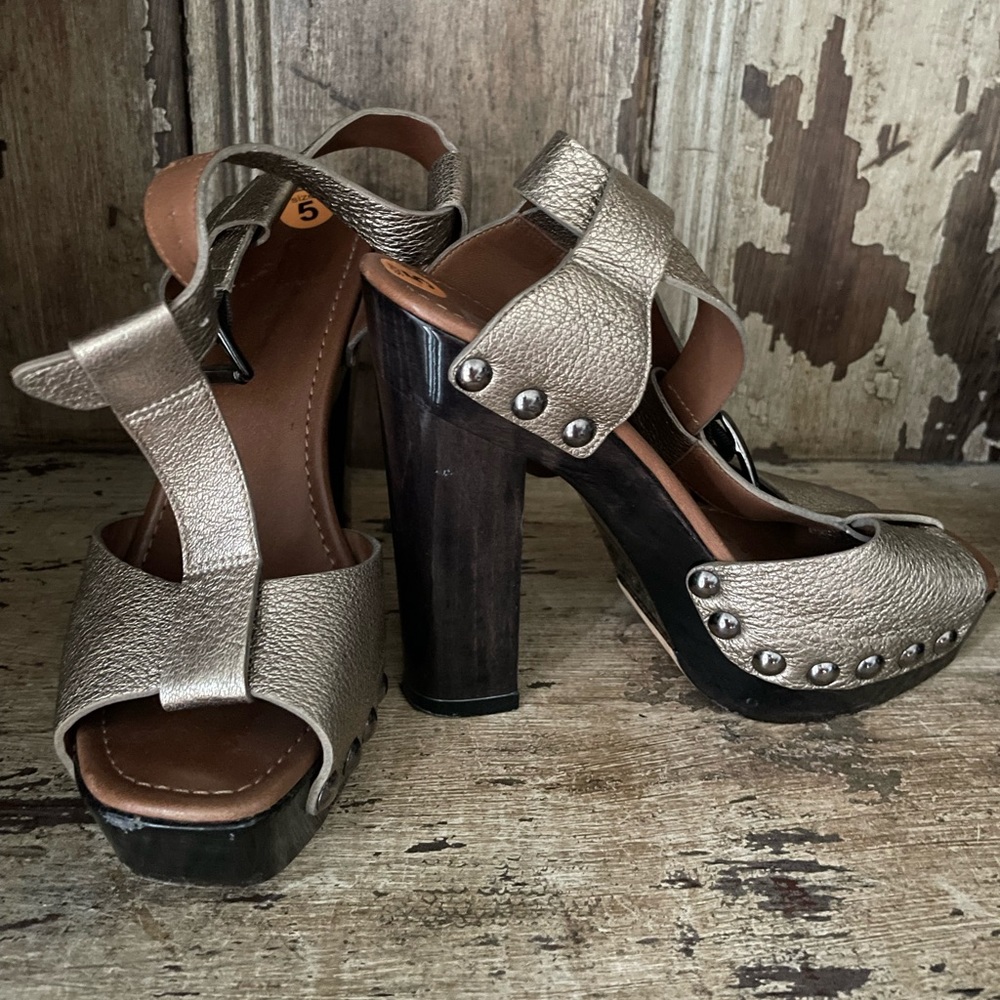 Ugg Collection - image 4